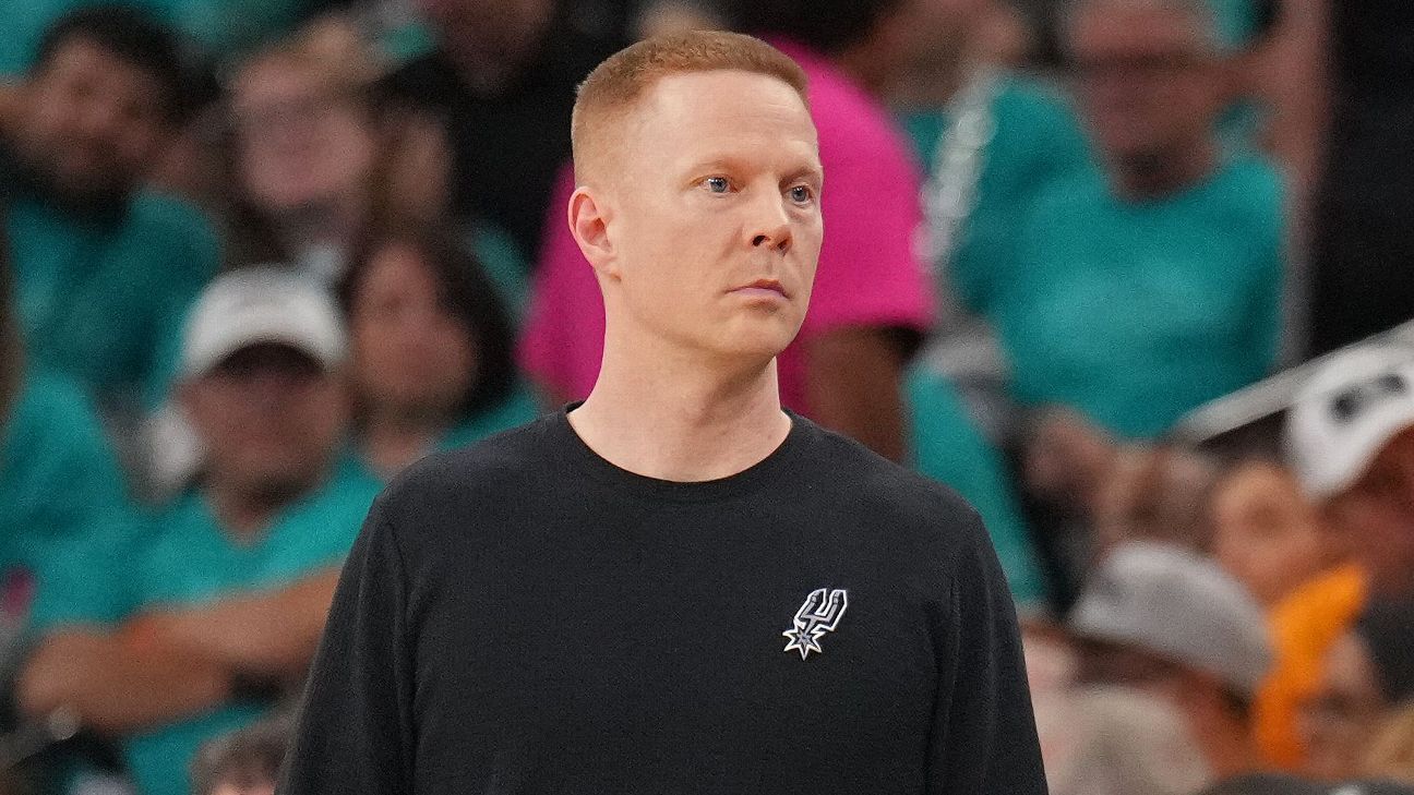 大发体育官网 - NBA选帅动向：魔术队即将敲定新帅，前马刺助教Sweeney接棒 | 大发体育